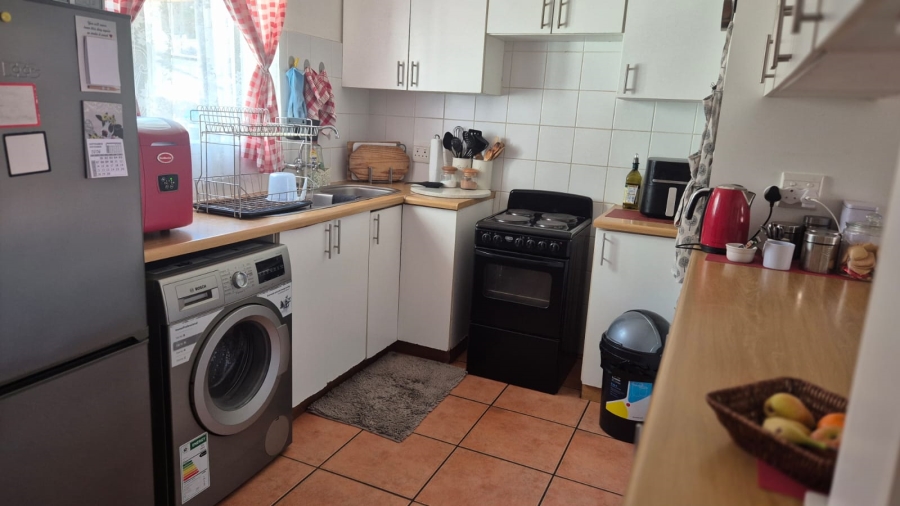 To Let 2 Bedroom Property for Rent in Hartenbos Central Western Cape
